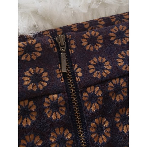 Loft Pencil Mini Skirt Size 2P - Picture 6 of 11